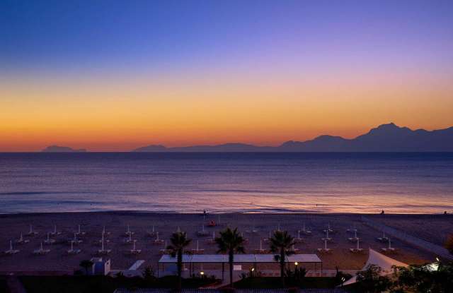 LAST MINUTE AMALFI COAST  PE PLAJA SCHUHMAN   4**** MIC DEJUN ZBOR DIN OTOPENI CU TAXE INCLUSE