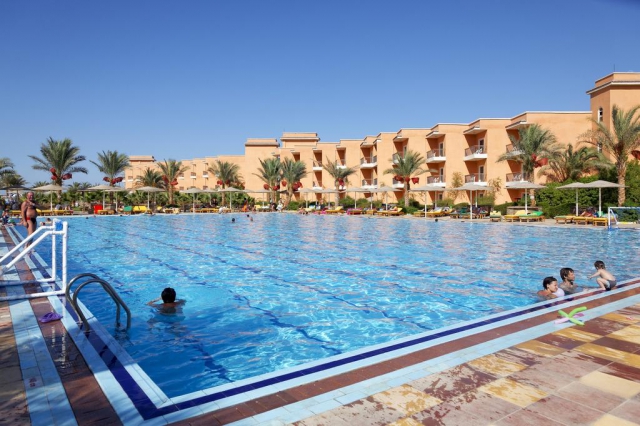 HURGHADA HOTEL Three corners sunny beach / 4*+ AI AVION SI TAXE INCLUSE TARIF 533 EURO 