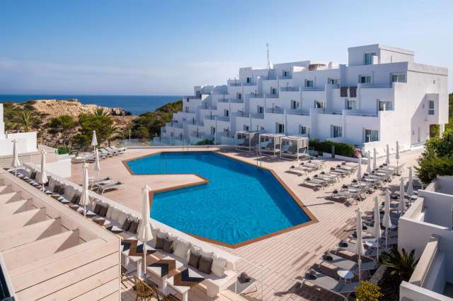  Vacanta de vara la plaja in Ibiza la doar 1378 euro,avion din Bucuresti !!!Barcelo Portinatx 4*