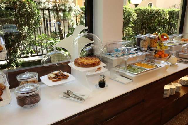 SUPER OFERTA CITY BREAK MILANO CU PLECARE DIN IASI (I.I)