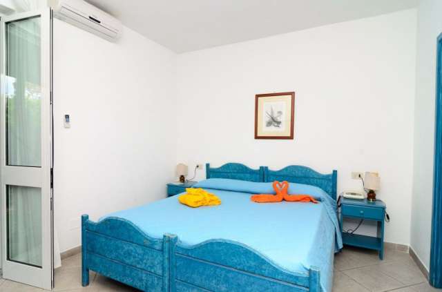 ISCHIA Best Deals - Lord Byron 4* Mic Dejun, Charter din Bucuresti si Cluj Napoca ! 