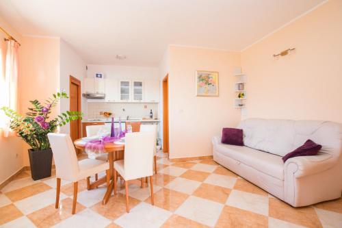  CROATIA Last Minute (LM)