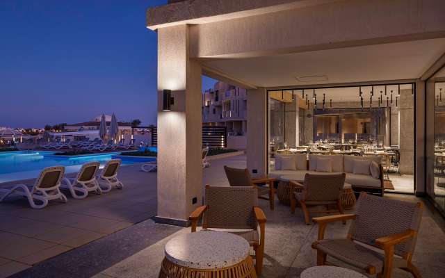 LAST MINUTE Creek Hotel &amp; Residences 5* ALL-INCLUSIVE PROMO AVION SI TAXE INCLUSE DOAR- 618 EURO