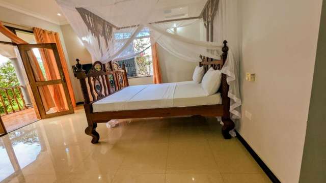 ULTRA LAST MINUTE ZANZIBAR CROWN NUNGWI 7 NOPTI ZBOR DIRECT DIN OTOPENI CU TAXE INCLUSE