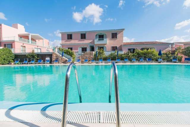 05.10 , Sardinia cu zbor direct din Bucuresti , 5 nopti , 148 € la 4**** , taxe incluse