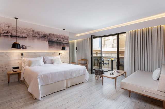 Sejur de 7 nopti la plaja in Creta la doar 806 euro,avion din Bucuresti!!ibis Styles Heraklion Central Hotel