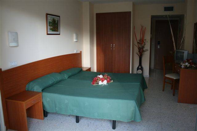 Vacanta de vis in Benidorm (Costa Blanca), 339 euro/persoana ! (zbor + cazare 5 nopti+demipensiune)