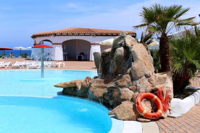 ULTRA LAST MINUTE SARDINIA 4****PENSIUNE COMPLETA ACQUA DI MARE ZBOR DIN OTOPENI CU TAXE INCLUSE