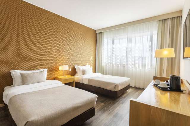 Vacanta de 1 Mai in Porto Portugalia ,oferta 5 nopti mic dejun 559 euro/persoana !