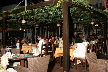 LAST MINUTE CRETA   Camelot Royal Beds Apt AVION INCLUS TARIF 341 EUR