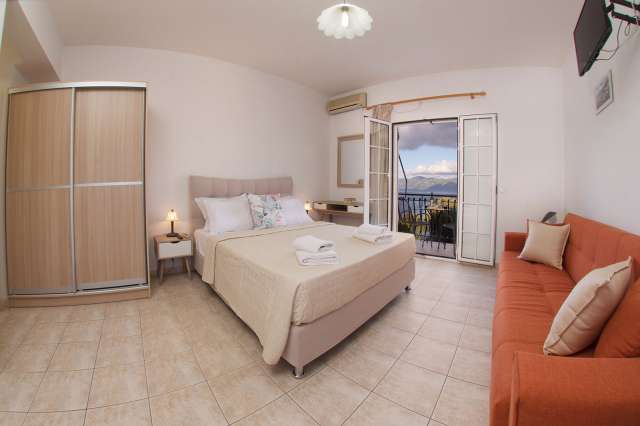 ULTIMELE LOCURI KEFALONIA, AVION DIN BUCURESTI, LA DIMITRIS STUDIOS 3*, LA TARIFUL DE 440 EURO/PERSOANA!