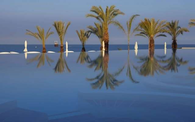 Vacanta la caldura in Paphos Cipru oferta 4 nopti demipensiune 279 euro/persoana !