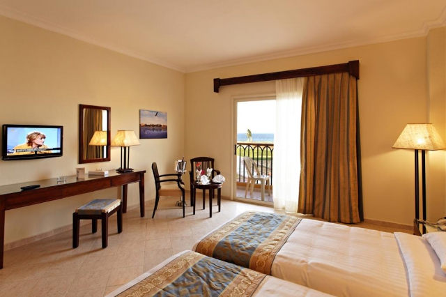 HURGHADA HOTEL Three corners sunny beach / 4*+ AI AVION SI TAXE INCLUSE TARIF 552 EURO 