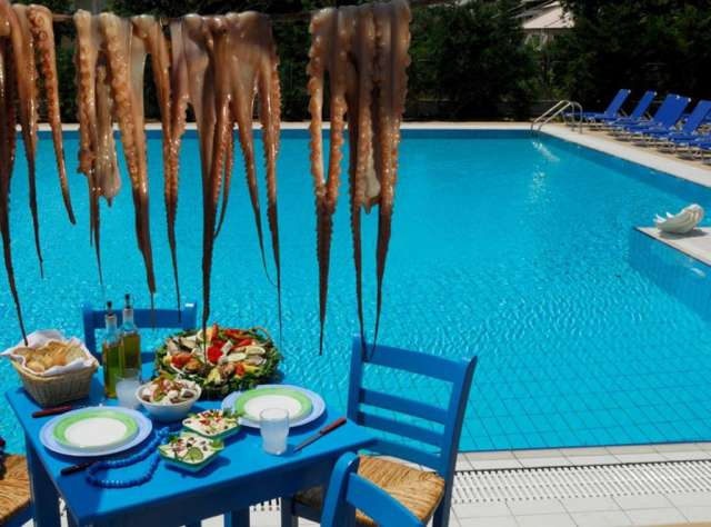 Sejur in Peloponez: 650 euro cazare 7 nopti cu All inclusive+ transporrt avion+ toate taxele 