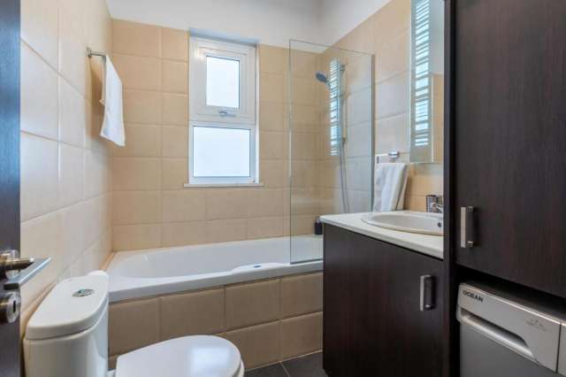 Oferta City Break Larnaca Bonus croaziera la apusul soarelui cu un pahar de vin,4 nopti plecare din Timisoara (CA)