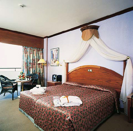  Vacanta de vara la plaja in Cipru la doar 1204 euro,avion din Cluj!!!  Atlantica Bay (Adults Only 16+) 4*+ (Limassol)