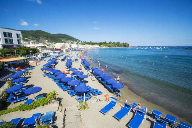 Senior Voyage  Ischia, frumosul taram al apelor termale 750 euro/persoana plecare din Bucuresti 24.05 