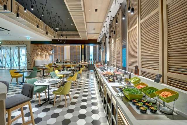 DUBAI 848  EURO / PERS PLECARE 03.10 DIN IASI -  URBAN AL KHOORY HOTEL, MIC DEJUN 