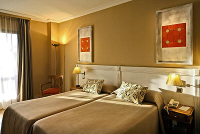 ULTRA LAST MINUTE PLAJA  4**** BARCELO ISLA  DEMIPENSIUNE  ZBOR DIN OTOPENI CU TAXE INCLUSE