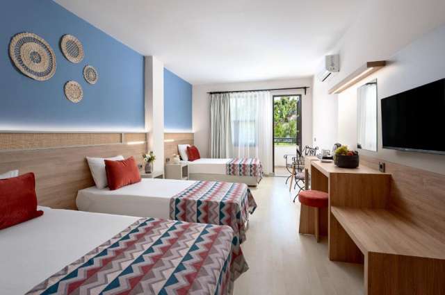ULTIMELE LOCURI ALANYA, AVION DIN BUCURESTI, LA HOTEL TITAN CLUB 4*, LA TARIFUL DE 670 EURO/PERSOANA, UAI!