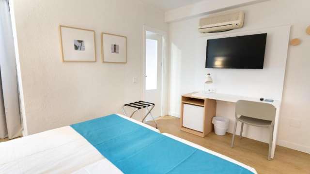 ULTRA LAST MINUTE MALAGA 7 NOPTI CAZARE DEMIPENSIUNE COSTA SERENA  ZBOR DIN OTOPENI CU TAXE INCLUSE