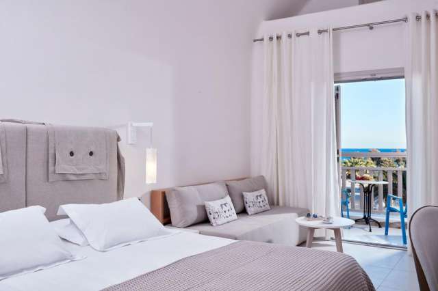 Last Minute Santorini / Santo Miramare Beach Resort 5* - plecare in 17.07 din Bucuresti