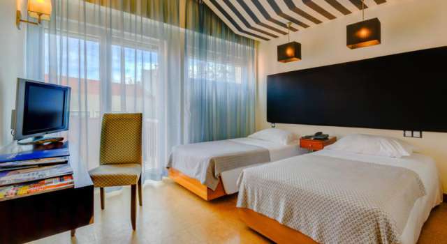 Last Minute Lisabona oferta 4 nopti mic dejun 365 euro/persoana !