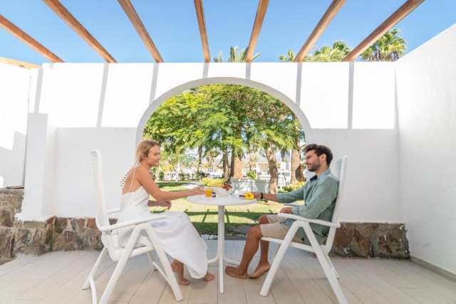 ULTRA LAST MINUTE INSULELE CANARE 4****DEMIPENSIUNE DUNAGOLF SUITES ZBOR DIRECT DIN OTOPENI CU TAXE INCLUSE