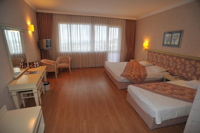 ANTALYA HOTEL  PEMAR BEACH RESORT 5*UAI AVION SI TAXE INCLUSE TARIF 635  EUR