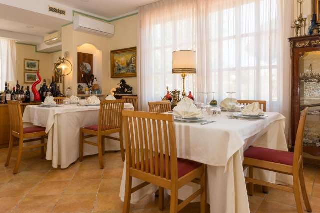 LAST MINUTE AMALFI COAST VILLA RITTA 3*** MIC DEJUN ZBOR DIN OTOPENI CU TAXE INCLUSE