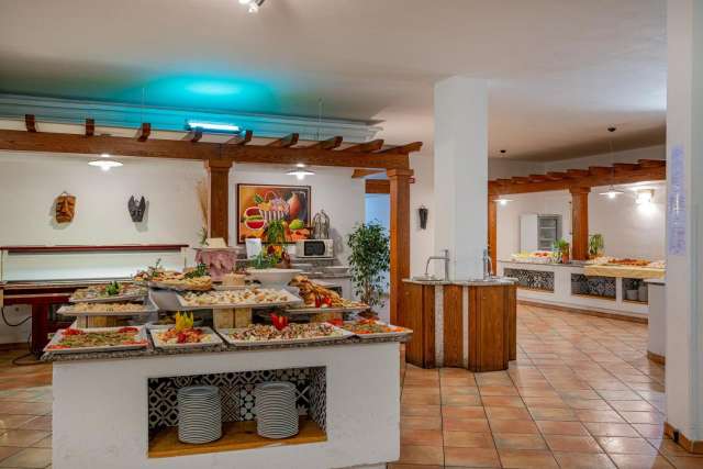 LAST MINUTE SARDINIA 4**** CLUB ESSE CALA GONOINE  ZBOR DIN OTOPENI CU TAXE INCLUSE
