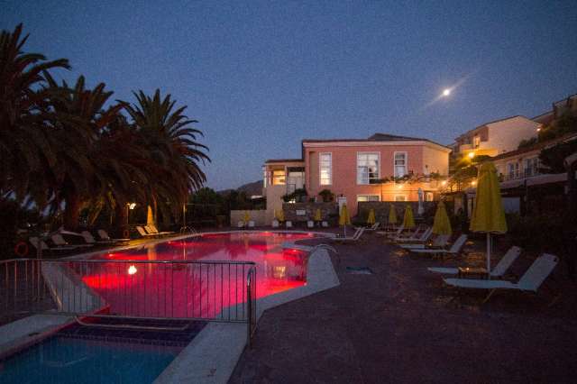 LESBOS - 7 nopti cazare 5* cu mic dejun + bilet avion Bucuresti + taxe aeroport + transfer = 824 euro/pers