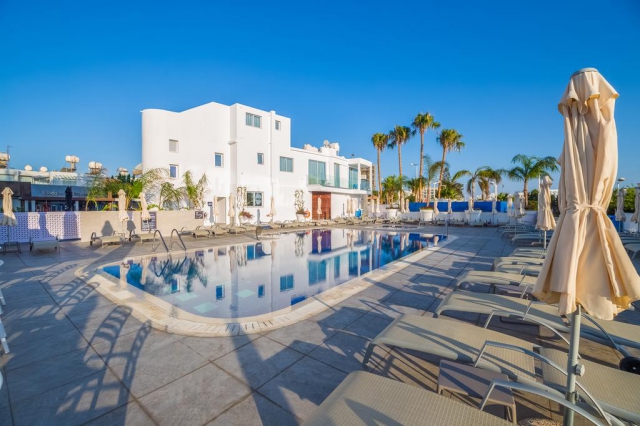 OFERTA CIPRU HOTEL CAVO MARIS BEACH* MIC DEJUN PRET 661 EURO PLECARE IN 7 IUNIE