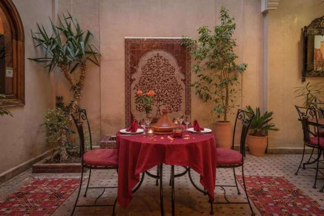 MARRAKECH  770  EURO / PERSOANA PLECARE DIN BUCURESTI 16.03  - Riad Dar Attika