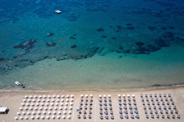 Sejur la plaja in Corfu la doar 915 euro,avion din Bucuresti!!! SANDY BEACH RESORT CORFU 5*all inclusive