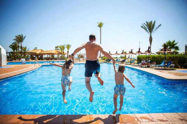 ULTRA LAST MINUTE MALAGA 5 NOPTI CAZARE CU DEMIPENSIUNE 4****MARINA PLAYA ZBOR DIN OTOPENI CU TAXE INCLUSE