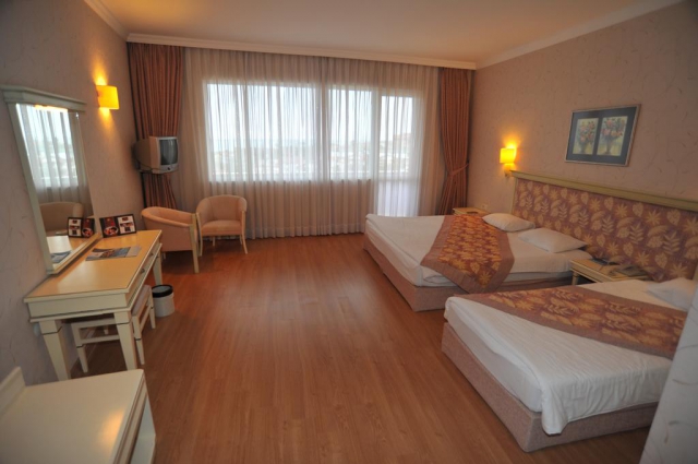 Sejur in Antalya: 625 euro cazare 7 nopti cu Ultra All  inclusive+ transport avion+ toate taxele