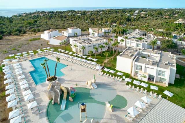 Vacanta de vara la plaja in Mallorca la doar 1131 euro,avion din Iasi!!!IBEROSTAR WAVES CALA DOMINGOS