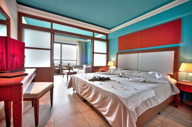 Sejur la plaja in Creta la doar 870 euro,avion din Bucuresti!!! KIANI BEACH RESORT 5*