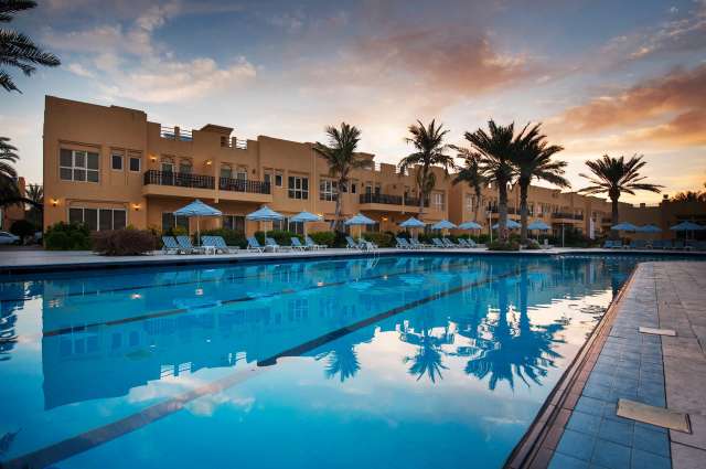 08.11 RAS AL KHAIMAH , Hotel AL HAMRA VILLAGE 4*, avion , 7 nopti, pret/ persoana =765Eur