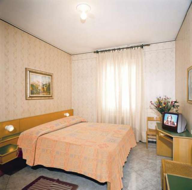 🏙️✨ Milano &amp; Lacurile Italiei – City Break cu excursie la Como, Lugano și Bellagio 🌊 plecare Cluj-Napoca (AM)