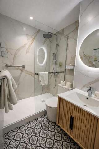 OFERTA CITY BREAK IN PARIS CU PLECARE DIN BUCURESTI (MO)