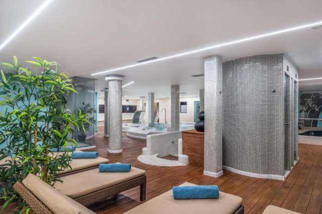 ULTRA LAST MINUTE INSULELE CANARE OCCIDENTAL ROCA  4**** DEMIPENSIUNE ZBOR DIRECT DIN OTOPENI CU TAXE INCLUSE
