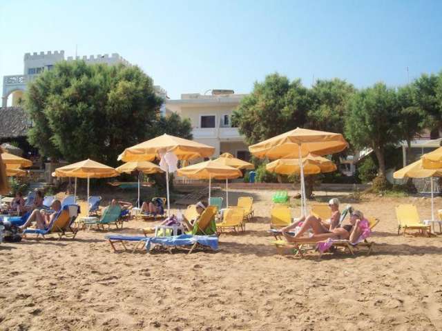  Kato Stalos Beach