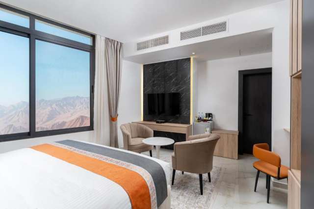 VACANTA PASTE IORDANIA, 7 NOPTI CAZARE CU DEMIPENSIUNE, GHID SI INSOTITOR ROMAN, ZBOR TAROM DIN 5 ORASE