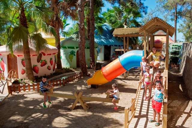LAST MINUTE TURCIA  Miarosa Incekum Beach 5* UAI AVION SI TAXE INCLUSE TARIF 795 EURO