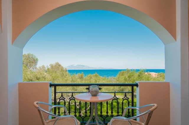 ULTIMELE LOCURI ZAKYNTHOS, AVION DIN BUCURESTI, LA KAVOS PSAROU STUDIOS 3*, LA TARIFUL DE 542 EURO/PERSOANA, MIC DEJUN!!
