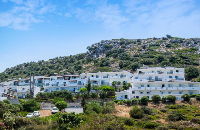 CRETA  HOTEL SEMIRAMIS VILLAGE 4 * AI  AVION SI TAXE INCLUSE TARIF 465 EUR