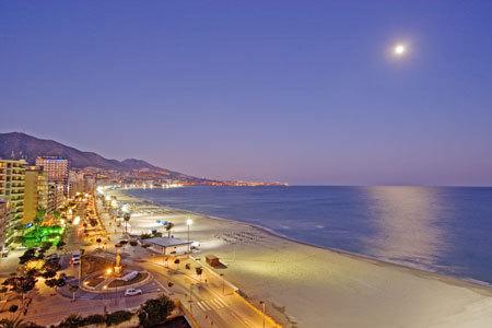 DEAL COSTA DEL SOL VILA DE LAREDO HOTEL 3*  MIC DEJUN PRET 786 EURO PLECARE IN 17.10.2026
