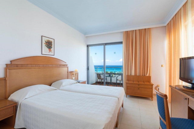 RODOS HOTEL    Blue Horizon Beach Resort 4* HB  AVION SI TAXE INCLUSE TARIF 927 EUR